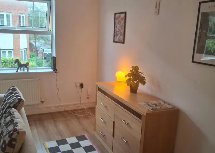Cosy 4 Bed Townhouse